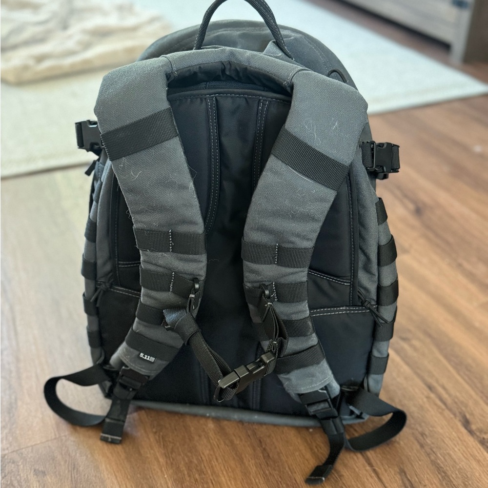 5.11 Rush 24 2.0 27L Tactical Gray Men's Backpack - Picture 3 of 5